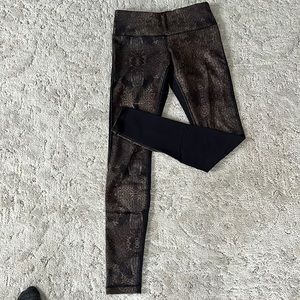 Lululemon wonder under